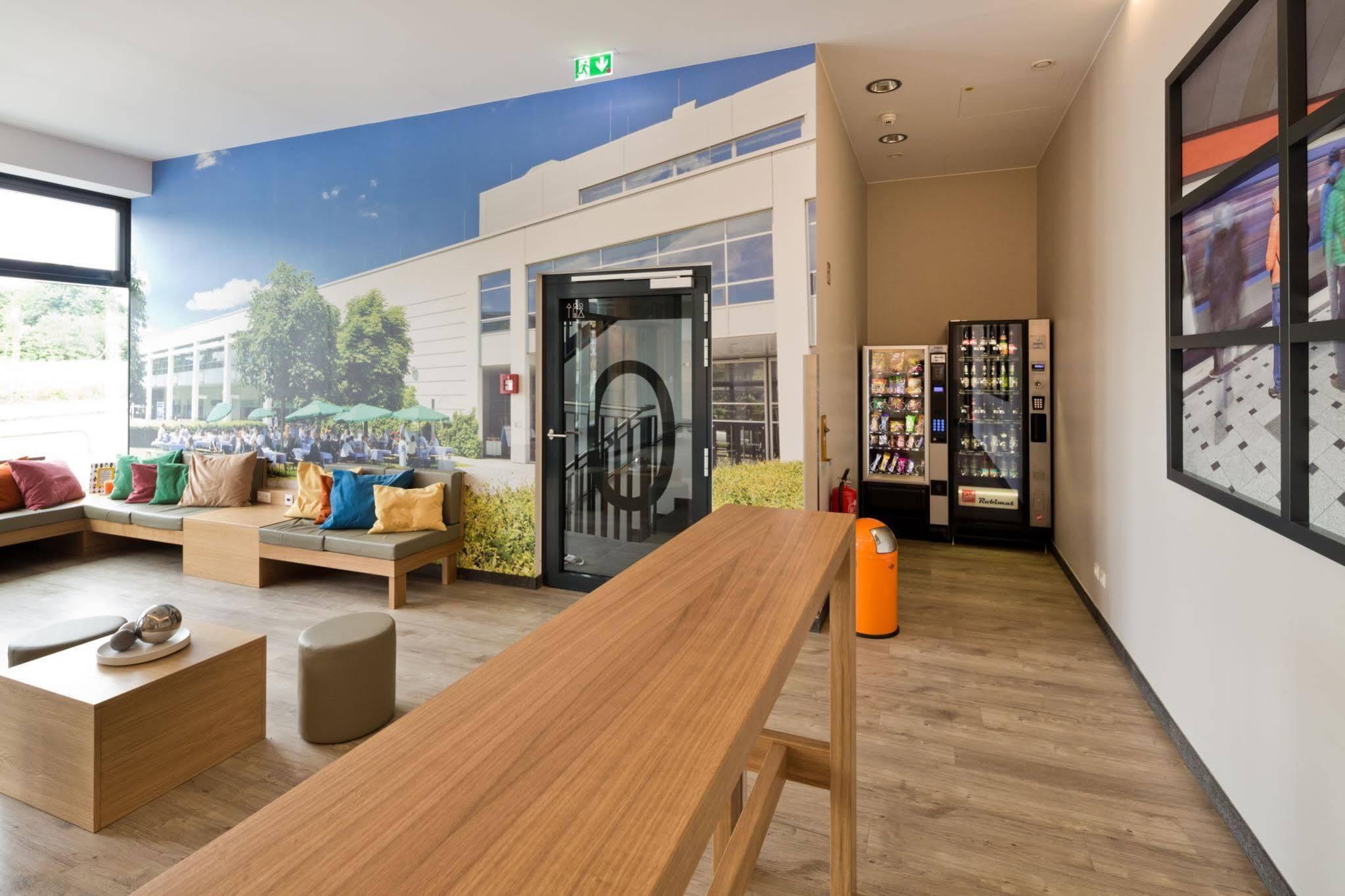 B&B Hotel Muenchen-Trudering Exterior foto